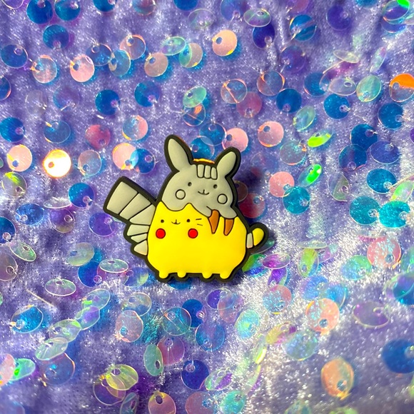 One left!! 💜 Pikachu and Pusheen Crocs Charm - Picture 1 of 4